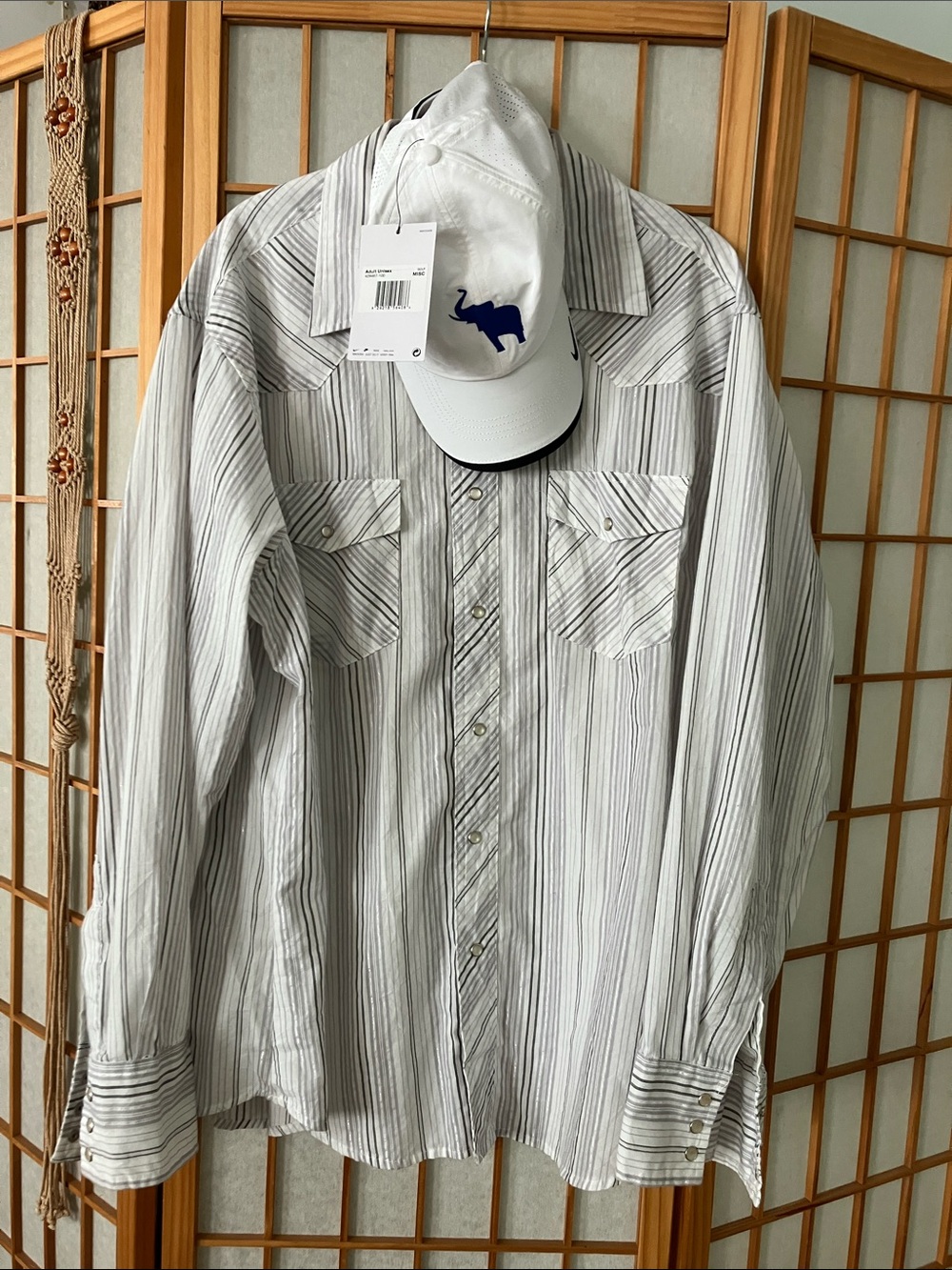 VINTAGE Wrangler Men Sheer White/Gray/Metallic Thread Western Yoke Pearl Buttons